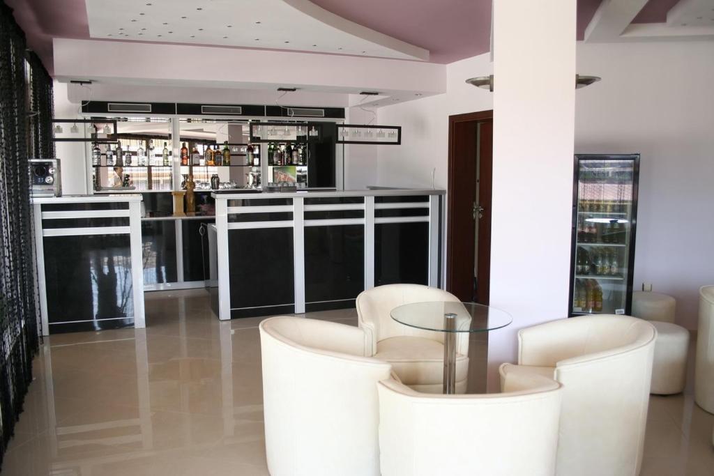Hotel Akre Kavarna Extérieur photo
